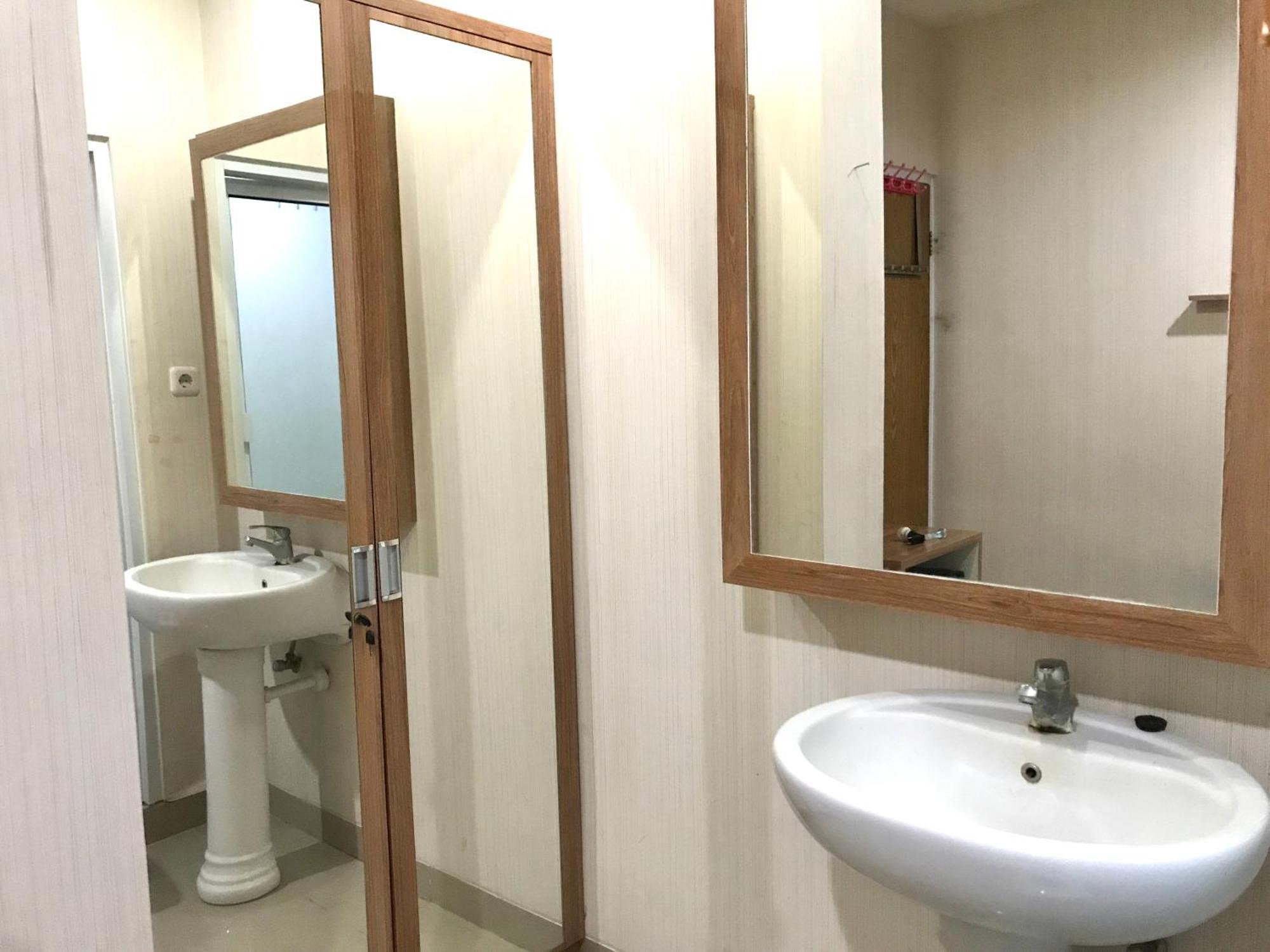 37 Guesthouse Jakarta Bilik gambar